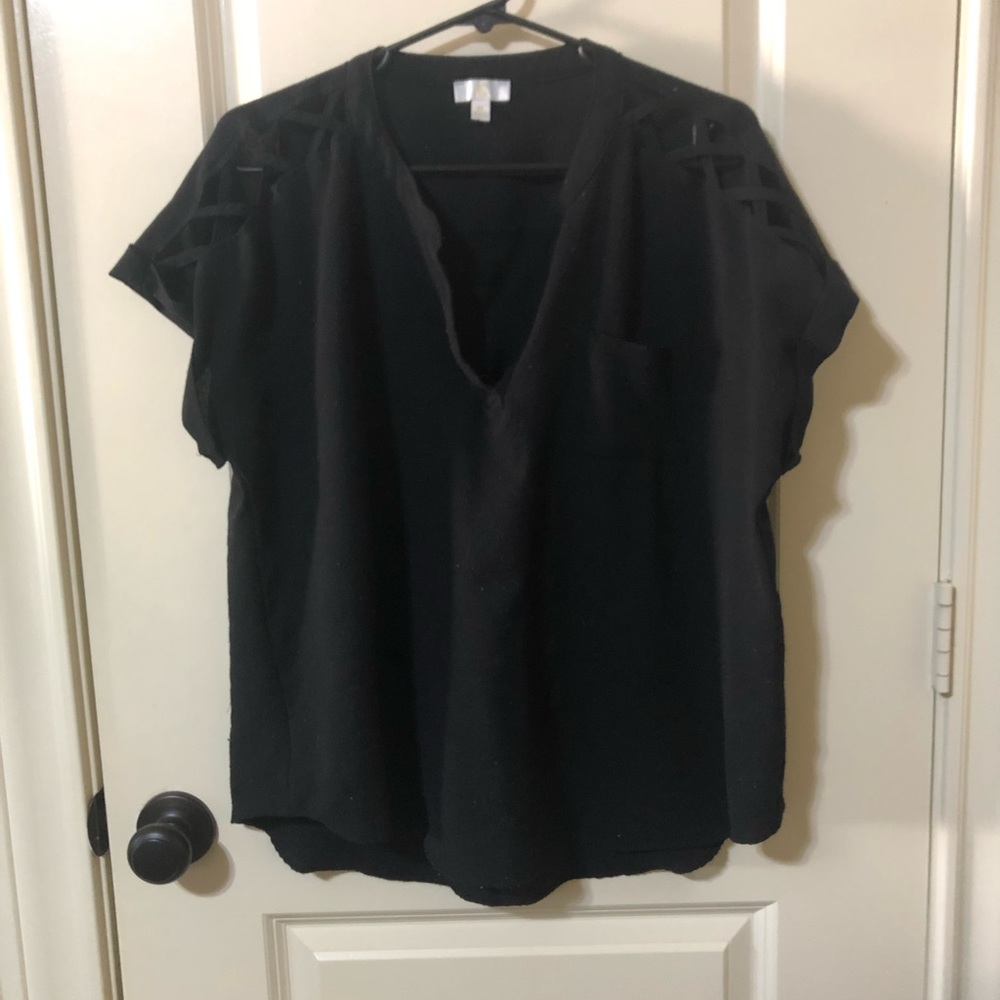 Black shortsleeved top
